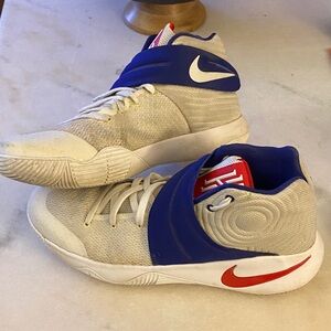 Nike Kyrie 2 Sneakers